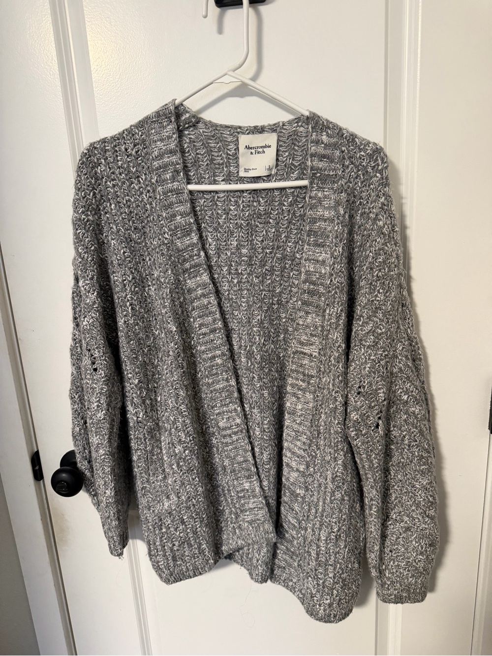 Abercrombie & Fitch Gray Chunky Open Cardigan Sweater size small in grey - Picture 4 of 6
